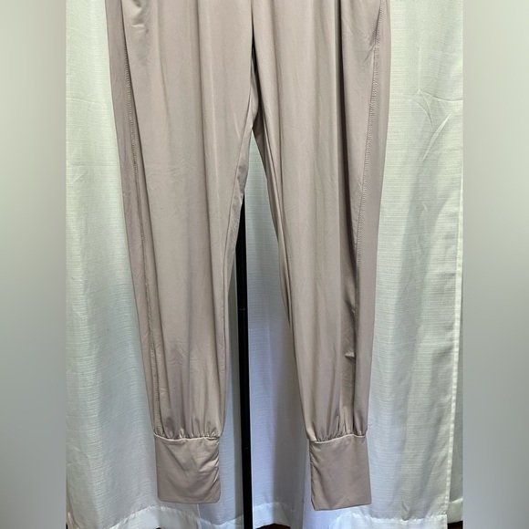 Zyia Lilac Jogger in a Bottle | size Medium - Picture 3 of 9